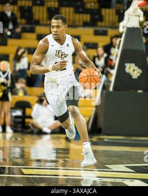 Dezember 2016 – Orlando, FL, USA S: UCF Knights Guard Matt Williams (12) während eines NCAA Basketballspiels besiegte UCF Bethune Cookman 71-31 in der CFE Arena in Orlando, FL. Romeo T Guzman/CSM. (Kreditbild: &Copy; Romeo Guzman/CSM via ZUMA Wire) Stockfoto