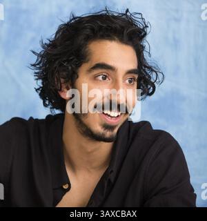 12. November 2016 – Hollywood, Kalifornien, USA – DEV PATEL wirbt für den Film „Lion“. Dev Patel (* 23. April 1990) ist ein britischer Schauspieler. Dev wurde in Harrow, London, als Tochter von Anita, einer Pflegekraft, und Raj Patel, geboren. wer in DER IT arbeitet. Seine Eltern, ursprünglich aus Nairobi, Kenia, stammen beide aus Gujarati-Indianern. Seine erste Rolle spielte er in der britischen Fernsehserie Skins (2007). Seine Rolle spielte er in dem Oscar-Gewinnerfilm Slumdog Millionaire (2008). Im März 2015 hatte er eine Hauptrolle in zwei großen Filmen, die gleichzeitig in den Kinos erschienen: Chappie (2015) und der zweitbeste exotische Marigold Hote Stockfoto