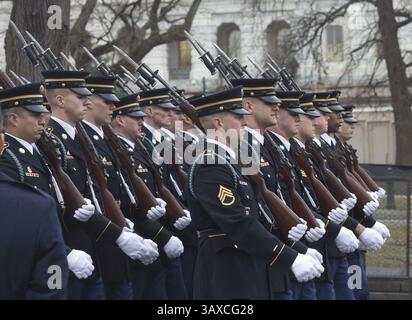 20. Januar 2017: Washington, District of Columbia, U.. S - Militäreinheiten marschieren bei der Eröffnungsparade vom US-Kapitol, Freitag, 20. Januar 2017, in Washington, D.C. (Kreditbild: © Prensa Internacional Via ZUMA Wire) Stockfoto