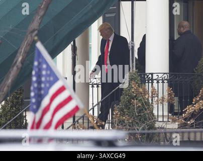 20. Januar 2017: Washington, District of Columbia, Vereinigte Staaten von Amerika – der designierte Präsident der Vereinigten Staaten Donald J. Trump verlässt Blair House in Washington, DC, um an einem Gottesdienst in der St. John's Episcopal Church in Washington, DC teilzunehmen, bevor er am 20. Januar 2017 als 45. Präsident der Vereinigten Staaten eingeweiht wird. . Kredit: Chris Kleponis/Pool über CNP (Kredit-Bild: © Chris Kleponis/CNP via ZUMA Wire) Stockfoto
