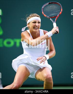 29. März 2016: Timea Bacsinszky aus der Schweiz, im Kampf gegen Simona Halep aus Rumänien, während eines Viertelfinalspiels bei den Miami Open, das vom internationalen Tennisturnier Itau im Crandon Park Tennis Center in Key Biscayne, Florida, USA präsentiert wurde. Mario Houben/CSM(Kreditbild: &Copy; Mario Houben/CSM via ZUMA Wire) Stockfoto