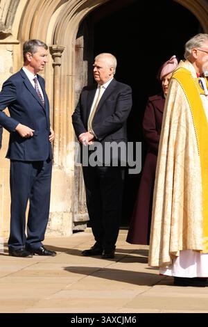 London, Großbritannien. April 2025. WINDSOR, ENGLAND – 20. APRIL: Vizeadmiral Sir Timothy Laurence, Prinz Andrew, Duke of York beim Ostergottesdienst in der St. George's Chapel am 20. April 2025 in Windsor, England. CAP/GOL Credit: GOL/Capital Pictures Credit: Capital Pictures/Alamy Live News Stockfoto