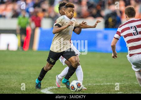 11. Dezember 2016: Wake Forest Mittelfeldspieler Jacori Hayes (8) kontrolliert den Ball während der 2. Überstunden der NCAA Männer Fußball Championship zwischen den Wake Forest Demon Deacons und dem Stanford Cardinal im BBVA Compass Stadium in Houston, Texas. Stanford gewann 5-4 im Elfmeterschießen nach zwei Überstunden und endete mit 0-0 Punkten...Trask Smith/CSM(Credit Image: &Copy; Trask Smith/CSM via ZUMA Wire) Stockfoto