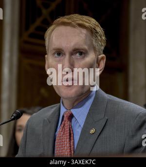 18. Januar 2017: Washington, District of Columbia, U.. S - Senator James Lankford (R-OK) am Zeugentisch während der Bestätigungsverhandlungen für Scott Pruitt als Administrator der EPA. (Kreditbild: © Mark Reinstein via ZUMA Wire) Stockfoto