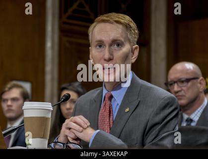 18. Januar 2017: Washington, District of Columbia, U.. S - Senator James Lankford (R-OK) am Zeugentisch während der Bestätigungsverhandlungen für Scott Pruitt als Administrator der EPA. (Kreditbild: © Mark Reinstein via ZUMA Wire) Stockfoto