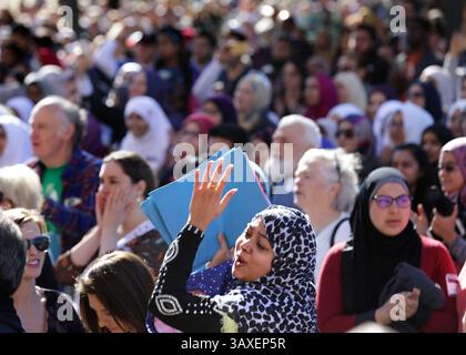 31. Januar 2017 - Austin, Texas - Saniyya Khan, Houston, applaudiert am Dienstag, 31. Januar 2017 in Austin, Texas. (Foto: © San Antonio Express-News via ZUMA Wire) Stockfoto