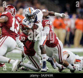 Januar 2017 New Orleans, LA USA: Auburn Running Back Kerryon Johnson (21) Spielstatistik 9 Carrier für 38 Yards während des NCAA Allstate Sugar Bowl Fußballspiels zwischen Auburn Tigers und den Oklahoma Sooners 19-35 verloren im Mercedes-Benz Superdome New Orleans, LA. Thurman James/CSM(Credit Image: &Copy; Thurman James/CSM via ZUMA Wire) Stockfoto