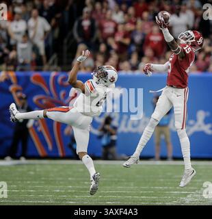 Januar 2017 New Orleans, LA USA: Oklahoma Wide Receiver Jeffery Mead (15) versucht, beim NCAA Allstate Sugar Bowl Fußballspiel zwischen Auburn Tigers und dem Oklahoma Sooners 35-19 im Mercedes-Benz Superdome New Orleans, LA, einen einhändigen Fang zu machen. Thurman James/CSM(Credit Image: &Copy; Thurman James/CSM via ZUMA Wire) Stockfoto