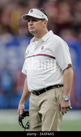 Januar 2017 New Orleans, LA USA: Oklahoma Head Coach Bob Stoops während des NCAA Allstate Sugar Bowl Fußballspiels zwischen Auburn Tigers und den Oklahoma Sooners 35-19 im Mercedes-Benz Superdome New Orleans, LA. Thurman James/CSM(Credit Image: &Copy; Thurman James/CSM via ZUMA Wire) Stockfoto