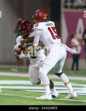 17. Dezember 2016: Arkansas State Red Wolves Quarterback Justice Hansen (15) übergibt den Ball im 1. Quartal des Spiels zwischen den Arkansas State Red Wolves und den Central Florida Knights im AutoNation Cure Bowl 2016 im Camping World Stadium in Orlando, Florida. Del Mecum/CSM (Kreditbild: &Copy; Del Mecum/CSM via ZUMA Wire) Stockfoto