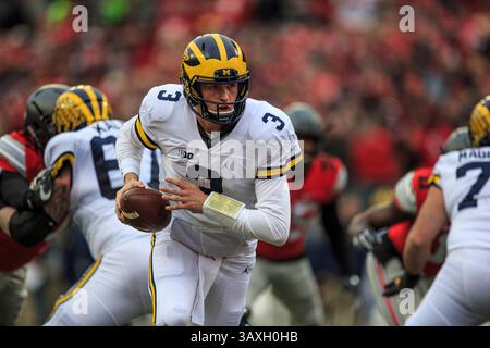 26. November 2016: Michigan Wolverines Quarterback Wilton Speight (3) während des NCAA-Fußballspiels zwischen den Michigan Wolverines und Ohio State Buckeyes im Ohio Stadium in Columbus, Ohio. JP Waldron/Cal Sport Media (Kreditbild: &Copy; JP Waldron/CSM via ZUMA Wire) Stockfoto