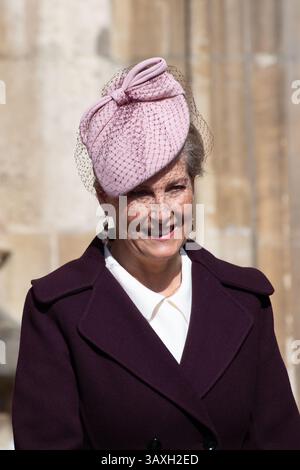 Windsor, Großbritannien. April 2025. Sophie, die Herzogin von Edinburgh, kommt zum Ostergottesdienst am Sonntag in der St. George's Chapel, Windsor Castle, Berkshire. Kredit: Maureen McLean/Alamy Stockfoto