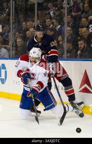 21. Februar 2017: Alexander Radulov (47) und Kevin Hayes (13) kämpfen um den Puck während des Spiels zwischen den New York Rangers und den Montreal Canadiens im Madison Square Garden in Manhattan. Die Montreal Canadiens besiegen die New York Rangers 3-2. Obligatorischer Kredit: Kostas Lymperopoulos/CSM (Kredit-Bild: &Copy; Kostas Lymperopoulos/CSM via ZUMA Wire) Stockfoto