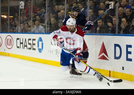21. Februar 2017: Alexander Radulov (47) und Kevin Hayes (13) kämpfen um den Puck während des Spiels zwischen den New York Rangers und den Montreal Canadiens im Madison Square Garden in Manhattan. Die Montreal Canadiens besiegen die New York Rangers 3-2. Obligatorischer Kredit: Kostas Lymperopoulos/CSM (Kredit-Bild: &Copy; Kostas Lymperopoulos/CSM via ZUMA Wire) Stockfoto