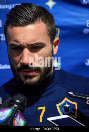 24. Februar 2017: Carson, Kalifornien, USA – der neu erworbene französische Fußballspieler Romain Alessandrini wird vorgestellt. (Bild: © Michael Janosz/isiphotos.com/ZUMA Wire) Stockfoto