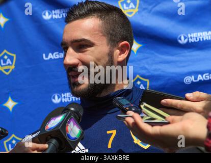 24. Februar 2017: Carson, Kalifornien, USA – der neu erworbene französische Fußballspieler Romain Alessandrini wird vorgestellt. (Bild: © Michael Janosz/isiphotos.com/ZUMA Wire) Stockfoto