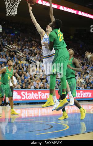 9. Februar 2017: Im Spiel zwischen den #5 Oregon Ducks und den #10 UCLA Bruins, Pauley Pavilion, Los Angeles, CA (Credit Image: &Copy; Peter Joneleit/CSM via ZUMA Wire) Stockfoto