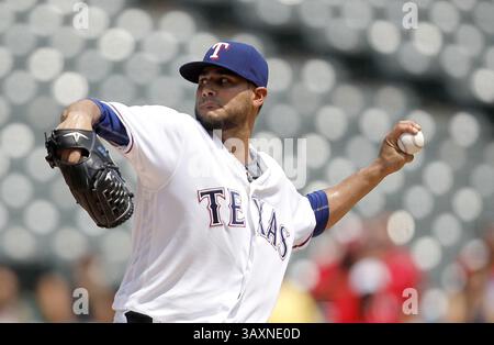 31. August 2016 - Arlington, TX, USA - Texas Rangers Martin Perez spielt am Mittwoch, 31. August 2016 in Arlington, Texas, im dritten Inning gegen die Seattle Mariners. (Bild: © Khampha Bouaphanh/TNS via ZUMA Wire) Stockfoto