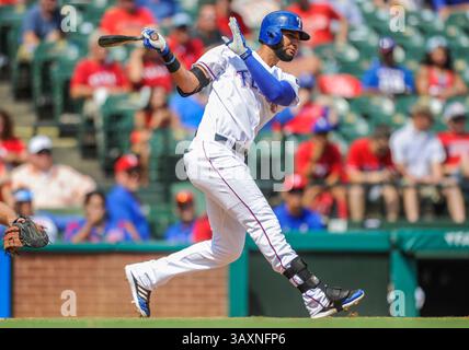 31. August 2016: Texas Rangers Right Fielder Nomar Mazara #30 während eines MLB-Spiels zwischen den Seattle Mariners und den Texas Rangers im Globe Life Park in Arlington, Texas, besiegte Seattle14-1, Albert Pena/CSM(Credit Image: &Copy; Albert Pena/Cal Sport Media via ZUMA Wire) Stockfoto