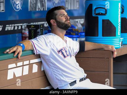 31. August 2016: Texas Rangers erster Baseman Mitch Moreland #18 während eines MLB-Spiels zwischen den Seattle Mariners und den Texas Rangers im Globe Life Park in Arlington, Texas, besiegte Seattle14-1, Albert Pena/CSM (Credit Image: &Copy; Albert Pena/Cal Sport Media via ZUMA Wire) Stockfoto