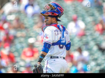 31. August 2016: Texas Rangers Fänger Robinson Chirinos #61 während eines MLB-Spiels zwischen den Seattle Mariners und den Texas Rangers im Globe Life Park in Arlington, TX Texas besiegte Seattle14-1, Albert Pena/CSM(Credit Image: &Copy; Albert Pena/Cal Sport Media via ZUMA Wire) Stockfoto