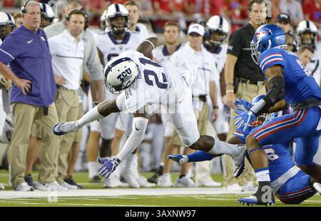 23. September 2016 – Dallas, TX, USA – Texas Christian Running Back Kyle Hicks (21) holt sich im ersten Quartal gegen Southern Methodist im Gerald J. Ford Stadium in Dallas am Freitag, 23. September 2016 auf. (Kreditbild: © Max Faulkner/TNS via ZUMA Wire) Stockfoto
