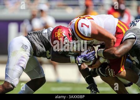 September 2016 – Fort Worth, Texas, USA Der Quarterback Joel Lanning (7) der Iowa State Cyclones im Amon G. Carter Stadium in Fort Worth, Texas, spielte während des Spiels zwischen den Iowa State Cyclones und den TCU Horned Frogs. (Bild: © Dan Wozniak via ZUMA Wire) Stockfoto