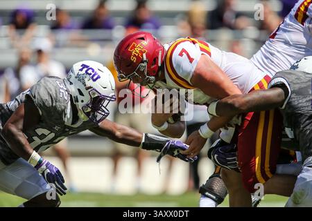 September 2016 – Fort Worth, Texas, USA Der Quarterback Joel Lanning (7) der Iowa State Cyclones im Amon G. Carter Stadium in Fort Worth, Texas, spielte während des Spiels zwischen den Iowa State Cyclones und den TCU Horned Frogs. (Bild: © Dan Wozniak via ZUMA Wire) Stockfoto