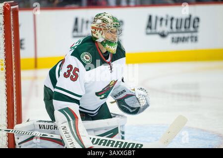 4. Oktober 2016: Minnesota Wild Torwart Darcy Kuemper (35) führt das Netz während der zweiten Periode in einem NHL-Spiel zwischen den Colorado Avalanche und den Minnesota Wild in der Pepsi Center Arena Denver CO, Scott D Stivason/Cal Sport Media (Credit Image: &Copy; Scott D Stivason/Cal Sport Media via ZUMA Wire) Stockfoto