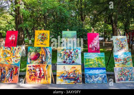 August 2018. Armenien. Jerewan. Gemälde zum Verkauf in einem Park in Jerewan. Nur Für Redaktionelle Zwecke. Stockfoto