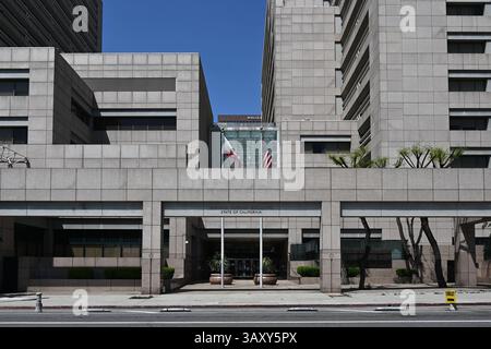 LOS ANGELES, KALIFORNIEN - 7. April 2025: Das Ronald Reagan State Building ist ein Regierungsgebäude im Civic Center und ist dafür bekannt Stockfoto