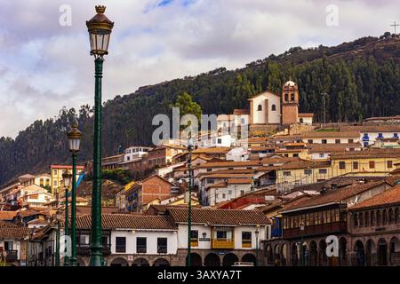Traditionelle Ziegeldächer von Cusco, Peru, in der Nähe der Plaza de Armas Stockfoto