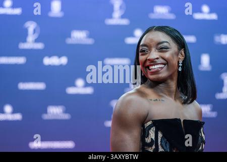 Madrid, Spanien. April 2025. Simon Biles, Turner der Vereinigten Staaten, posiert bei der Ankunft bei der Laureus World Sports Awards 2025 in Madrid, Spanien, am 21. April 2025. Quelle: Peng Ziyang/Xinhua/Alamy Live News Stockfoto