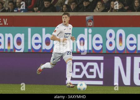 Deutschland: Fußball 1. Bundesliga, Spieltag 8 - 1. FC Heidenheim-TSG Hoffenheim, Voith-Arena, Heidenheim, Alexander PRASS TSG Hoffenheim am Ball Stockfoto