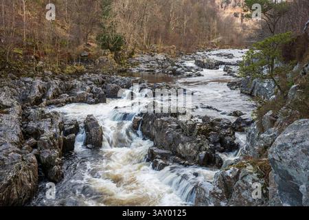 Tummel Linn oder Linn of Tummel, Wasserfall am Tummel, in der Nähe von Pitlochry, Perth und Kinross, Schottland Stockfoto