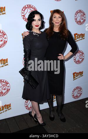 Oktober 2016 - Los Angeles, CA, USA - LOS ANGELES - 17. OCT: DITA von Teese, Cassandra Peterson im ''Elvira: Mistress of the Dark'' Coffin Table Book Launch im Roosevelt Hotel am 17. Oktober 2016 in Los Angeles, CA (Credit Image: © hPa/Newscom via ZUMA Press) Stockfoto