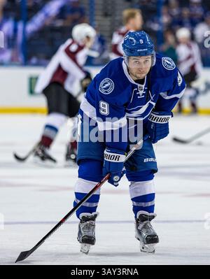 20. Oktober 2016: Tampa Bay Lightning Center Tyler Johnson (9) vor dem Spiel zwischen der Colorado Avalanche und dem Tampa Bay Lightning in der Amalie Arena in Tampa, Florida. Del Mecum/CSM(Kreditbild: &Copy; Del Mecum/CSM via ZUMA Wire) Stockfoto