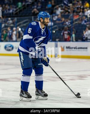 20. Oktober 2016: Jason Garrison (5), Verteidiger der Tampa Bay Lightning, vor dem Spiel zwischen den Colorado Avalanche und den Tampa Bay Lightning in der Amalie Arena in Tampa, Florida. Del Mecum/CSM(Kreditbild: &Copy; Del Mecum/CSM via ZUMA Wire) Stockfoto