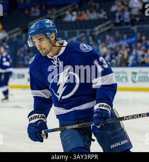 20. Oktober 2016: Tampa Bay Lightning Center Cedric Paquette (13) vor dem Spiel zwischen der Colorado Avalanche und dem Tampa Bay Lightning in der Amalie Arena in Tampa, Florida. Del Mecum/CSM(Kreditbild: &Copy; Del Mecum/CSM via ZUMA Wire) Stockfoto