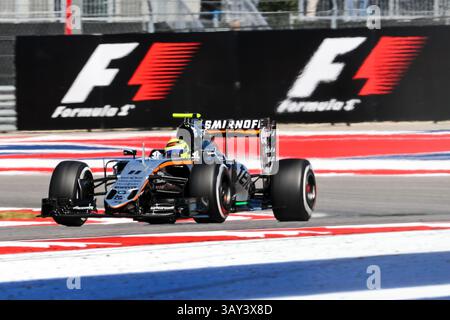 Oktober 2016 – Austin, Texas, USA S - Formel-1-Fahrer üben vor dem Rennen auf der Rennstrecke Circuit of the Americas in Austin, Texas. (Bild: © Dan Wozniak via ZUMA Wire) Stockfoto