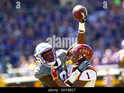 17. SEPTEMBER 2016: Der TCU Wide Receiver (9) John Diarse stürzt im Amon G. Carter Stadium in Fort Worth Texas mit einem Fußballspiel gegen den Iowa State Safety D’Andre Payne (1). TCU besiegte Iowa State 41:20. (Kreditbild: &Copy; Jeff Goldberg/CSM via ZUMA Wire) Stockfoto