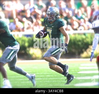 15. OKTOBER 2016: Lynx Hawthorn (7), nachdem er den Pass gefangen hat, steigt auf, um beim NCAA-Football-Spiel zwischen Kansas Jayhawks und Baylor Bears im McLane Stadium in Waco Texas einen guten Gewinn zu erzielen. Baylor besiegte Kansas mit 49:7. Jeff Goldberg/CSM(Kreditbild: &Copy; Jeff Goldberg/CSM via ZUMA Wire) Stockfoto