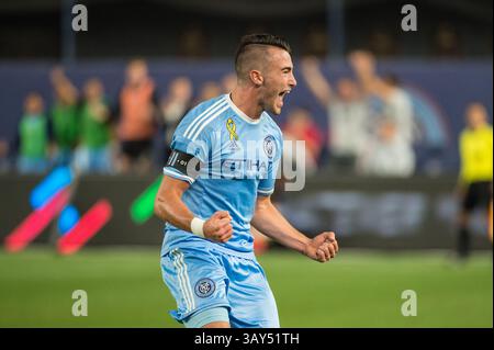 September 2016: Bronz, New York, USA S - Mittelfeldspieler JACK HARRISON feiert ein Tor während des regulären Saisonspiels im Yankee Stadium in der Bronx, NY. (Bild: © Mark Smith via ZUMA Wire) Stockfoto