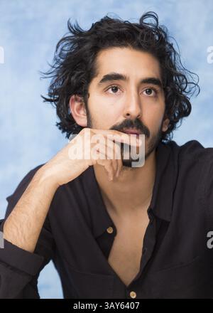 12. November 2016 – Hollywood, Kalifornien, USA – DEV PATEL wirbt für den Film „Lion“. Dev Patel (* 23. April 1990) ist ein britischer Schauspieler. Dev wurde in Harrow, London, als Tochter von Anita, einer Pflegekraft, und Raj Patel, geboren. wer in DER IT arbeitet. Seine Eltern, ursprünglich aus Nairobi, Kenia, stammen beide aus Gujarati-Indianern. Seine erste Rolle spielte er in der britischen Fernsehserie Skins (2007). Seine Rolle spielte er in dem Oscar-Gewinnerfilm Slumdog Millionaire (2008). Im März 2015 hatte er eine Hauptrolle in zwei großen Filmen, die gleichzeitig in den Kinos erschienen: Chappie (2015) und der zweitbeste exotische Marigold Hote Stockfoto