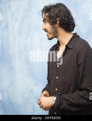 12. November 2016 – Hollywood, Kalifornien, USA – DEV PATEL wirbt für den Film „Lion“. Dev Patel (* 23. April 1990) ist ein britischer Schauspieler. Dev wurde in Harrow, London, als Tochter von Anita, einer Pflegekraft, und Raj Patel, geboren. wer in DER IT arbeitet. Seine Eltern, ursprünglich aus Nairobi, Kenia, stammen beide aus Gujarati-Indianern. Seine erste Rolle spielte er in der britischen Fernsehserie Skins (2007). Seine Rolle spielte er in dem Oscar-Gewinnerfilm Slumdog Millionaire (2008). Im März 2015 hatte er eine Hauptrolle in zwei großen Filmen, die gleichzeitig in den Kinos erschienen: Chappie (2015) und der zweitbeste exotische Marigold Hote Stockfoto