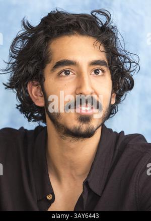 12. November 2016 – Hollywood, Kalifornien, USA – DEV PATEL wirbt für den Film „Lion“. Dev Patel (* 23. April 1990) ist ein britischer Schauspieler. Dev wurde in Harrow, London, als Tochter von Anita, einer Pflegekraft, und Raj Patel, geboren. wer in DER IT arbeitet. Seine Eltern, ursprünglich aus Nairobi, Kenia, stammen beide aus Gujarati-Indianern. Seine erste Rolle spielte er in der britischen Fernsehserie Skins (2007). Seine Rolle spielte er in dem Oscar-Gewinnerfilm Slumdog Millionaire (2008). Im März 2015 hatte er eine Hauptrolle in zwei großen Filmen, die gleichzeitig in den Kinos erschienen: Chappie (2015) und der zweitbeste exotische Marigold Hote Stockfoto