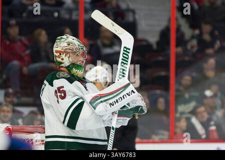 13. November 2016: Minnesota Wild Torwart Darcy Kuemper (35) während des NHL-Spiels zwischen Minnesota Wild und Ottawa Senators im Canadian Tire Centre in Ottawa, Ontario, Kanada. Daniel Lea/CSM(Kreditbild: &Copy; Daniel Lea/CSM via ZUMA Wire) Stockfoto