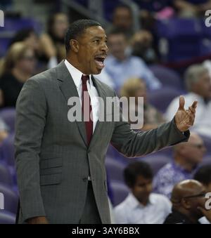 14. November 2016: Fort Worth, TX, USA – Alabama State Head Coach Lewis Jackson in der ersten Halbzeit während eines Spiels gegen TCU am Montag, den 14. November 2016 in Fort Worth, Texas. (Bild: © Paul Moseley/TNS via ZUMA Wire) Stockfoto