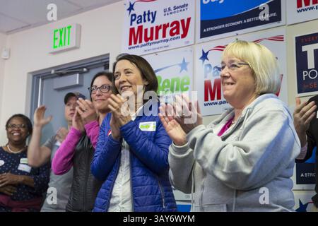 8. November 2016: Seattle, Washington/King County, Vereinigte Staaten – Seattle, Washington: Senator Patty Murray, Senatorin Maria Cantwell und Abgeordneter Suzan DelBene beim Start des Canvass. (Bild: © Paul Gordon via ZUMA Wire) Stockfoto