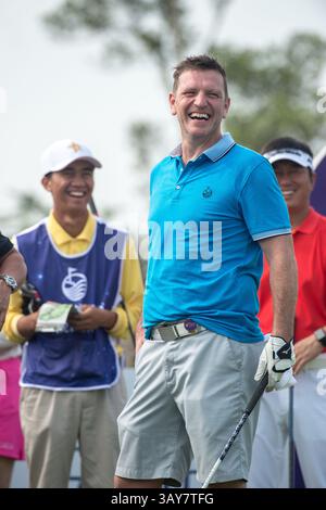 23. Oktober 2016: Haikou, Hainan, China – Fußballspieler Lee Sharpe auf dem Blackstone Course im Mission Hills Resort Haikou während der 2. Runde des 4. Weltstars Pro-am. . Blackstone Course, Mission Hills Resort, Haikou, Hainan Island China. (Bild: © Jayne Russell Via ZUMA Wire) Stockfoto